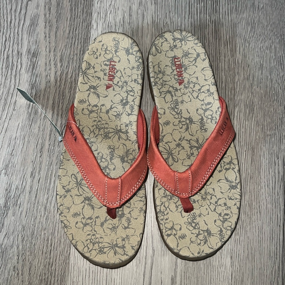 LL Bean flip flops size 8